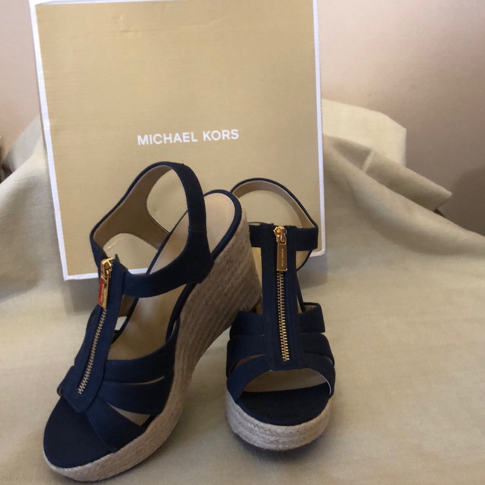 Michael Kors Berkley Wedge Small weave canvas Navy .  Size 8, NWT and box.